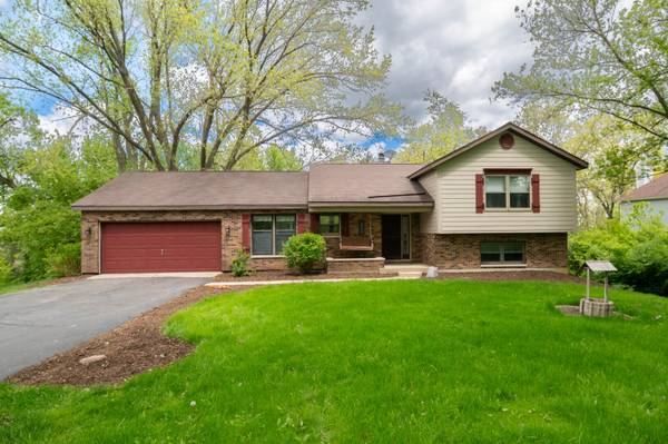 3516 Kings Lair DR, Spring Grove, IL 60081