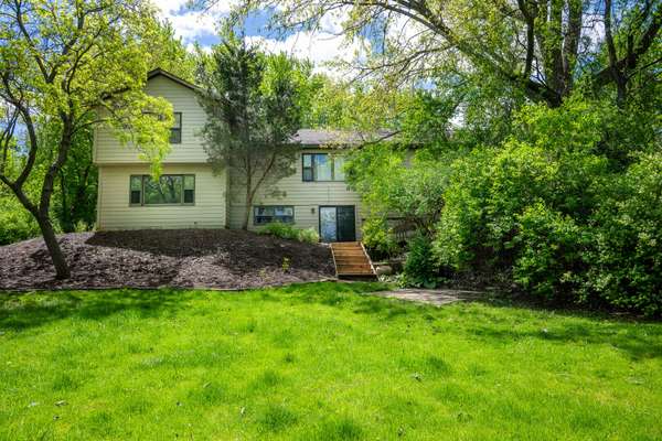3516 Kings Lair DR, Spring Grove, IL 60081