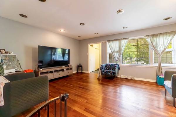 8841 Tulley AVE, Oak Lawn, IL 60453