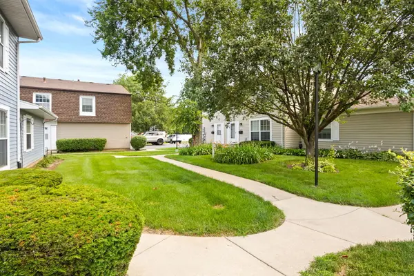 1497 Woodcutter Unit D LN #D, Wheaton, IL 60189