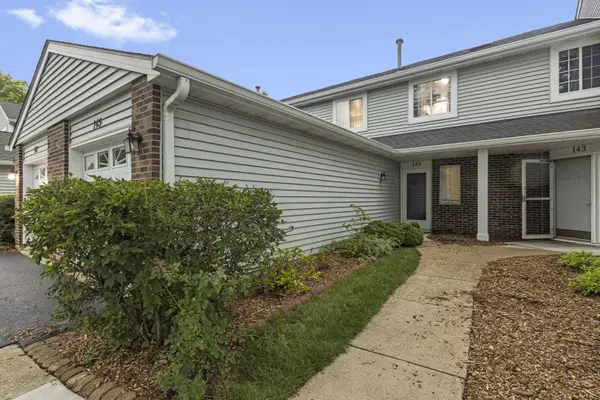145 Winchester DR, Streamwood, IL 60107