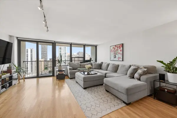 1560 N Sandburg TER #2008, Chicago, IL 60610