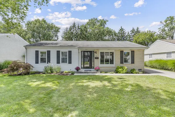 56 Birch TRL, Wheeling, IL 60090