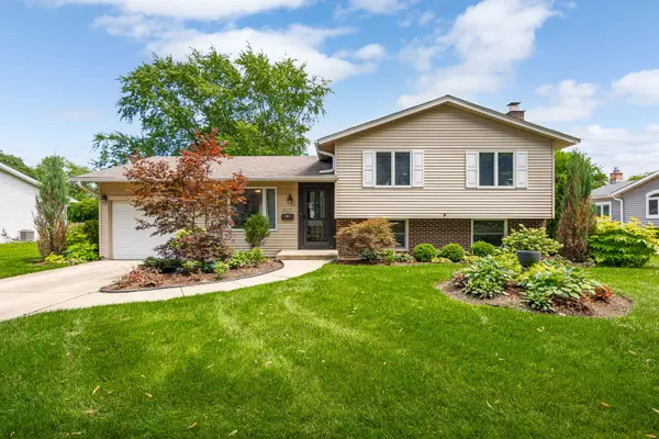 1017 N Timberlea DR, Palatine, IL 60067