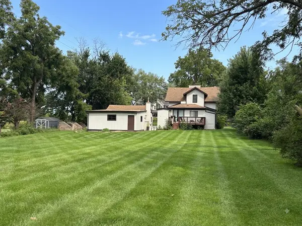 976 Highland AVE, Glen Ellyn, IL 60137