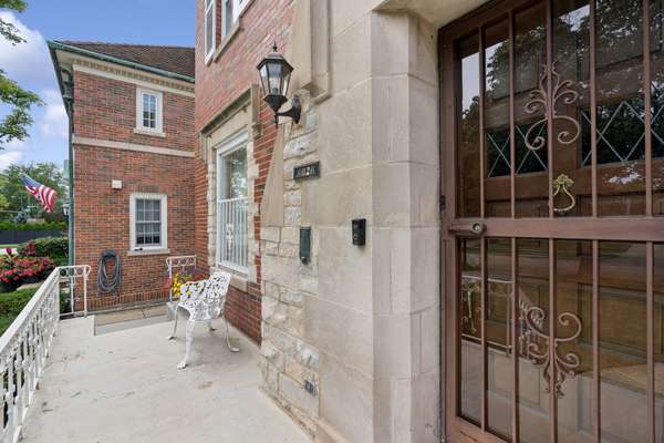 6026 N Forest Glen AVE, Chicago, IL 60646