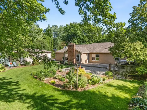 44W043 Fox Wilds DR, St. Charles, IL 60175