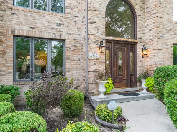 204 Rosedale CT, Bloomingdale, IL 60108