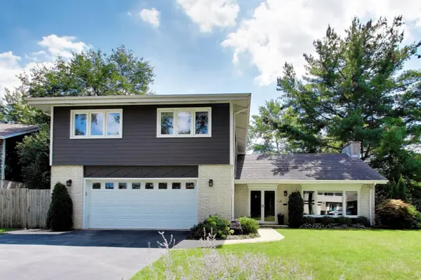 1919 Sunnyside CIR, Northbrook, IL 60062