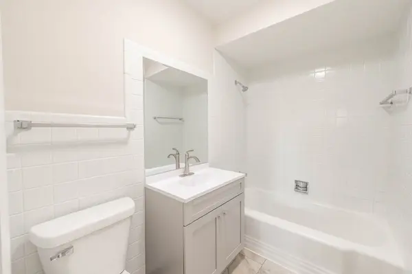 2010 S Crescent AVE #2-C, Park Ridge, IL 60068