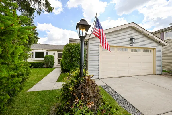 357 N Clarendon AVE, Lombard, IL 60148