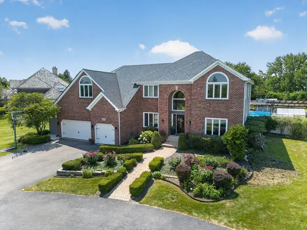 10638 Royal Porthcawl DR, Naperville, IL 60564