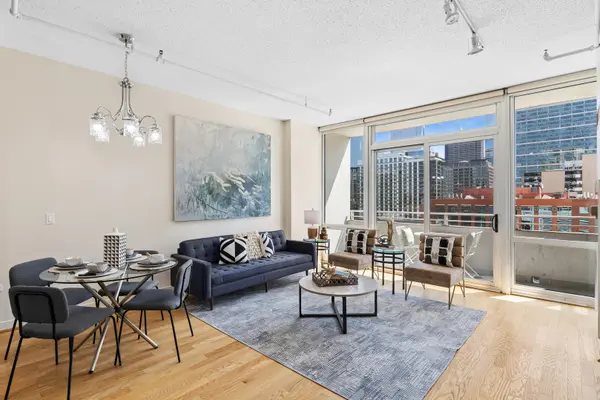 737 W Washington BLVD #806, Chicago, IL 60661