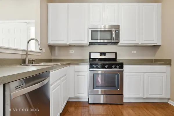 2442 Golf Ridge CIR, Naperville, IL 60563