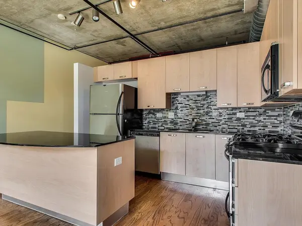 111 S MORGAN ST #710, Chicago, IL 60607