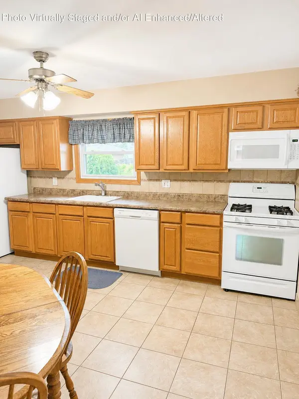 417 Softwood DR, Hobart, IN 46342