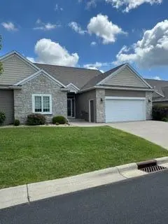 2938 Ivory RD NE, Rochester, MN 55906