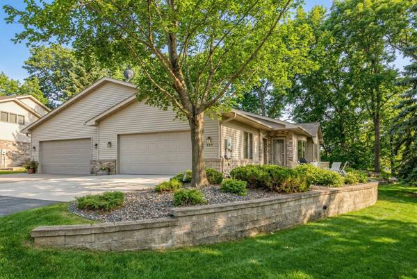 869 Autumn Way, Stillwater, MN 55082