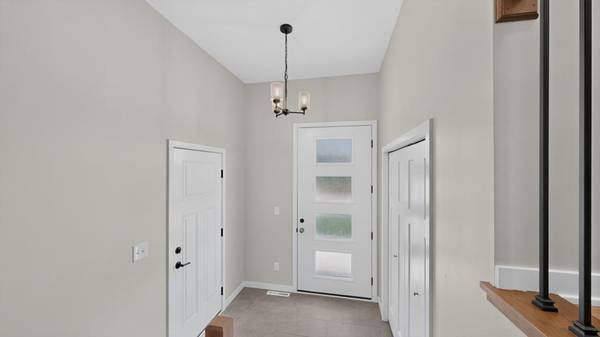 1150 Petersen CT NW, Stewartville, MN 55976