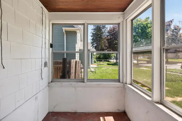 1041 Magnolia AVE E, Saint Paul, MN 55106