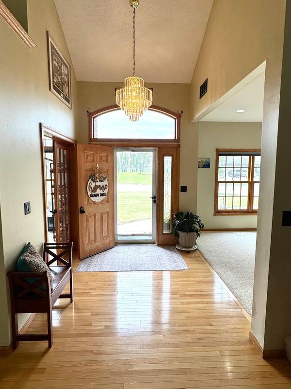 901 6th Street SW, Roseau, MN 56751