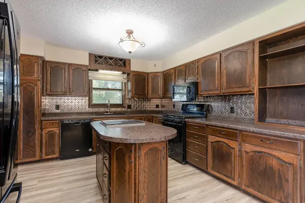 33385 Sibley Heights LN, Le Sueur, MN 56058