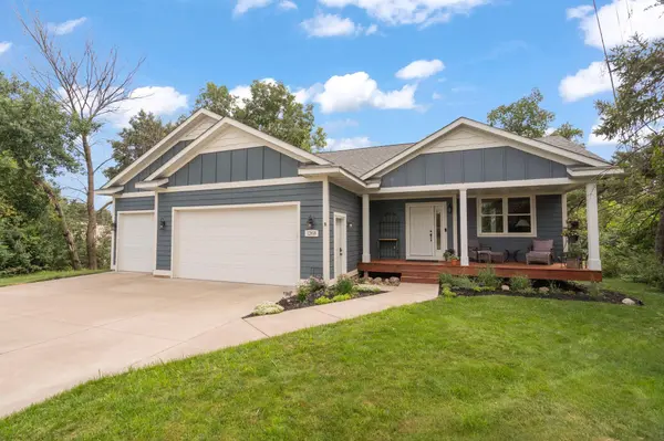 1268 Lincolntown AVE, Mahtomedi, MN 55115