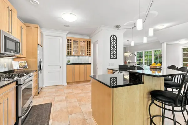 10776 Falling Water LN #H, Woodbury, MN 55129