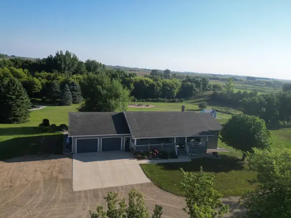2604 Lyon Lincoln RD, Arco, MN 56113