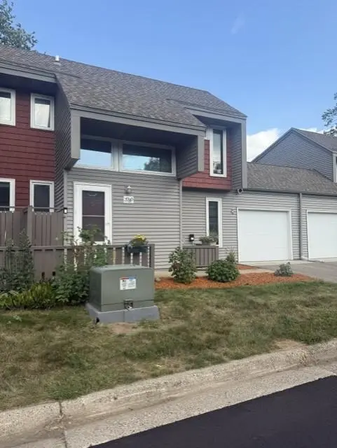 3780 Red Robin LN, Eagan, MN 55122