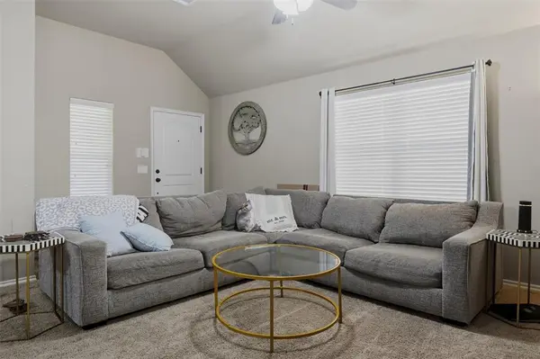 2404 Golden LN, Edmond, OK 73012