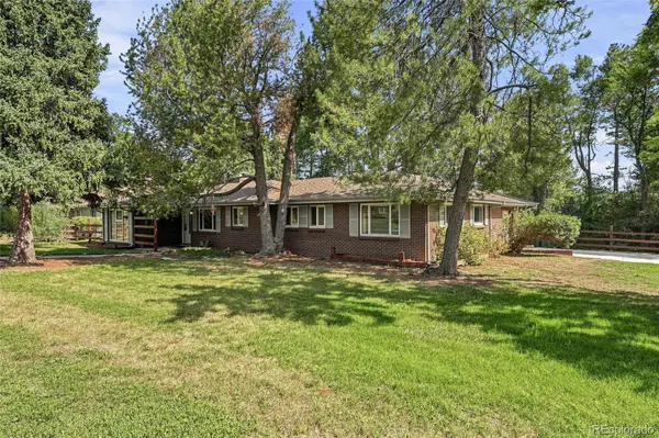 7990 Crest DR, Lakewood, CO 80214