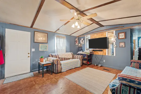 1310 W Haleys Creek Rd, Centerville, TN 37033