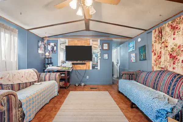 1310 W Haleys Creek Rd, Centerville, TN 37033