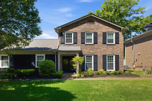 136 Boxwood Dr, Franklin, TN 37069