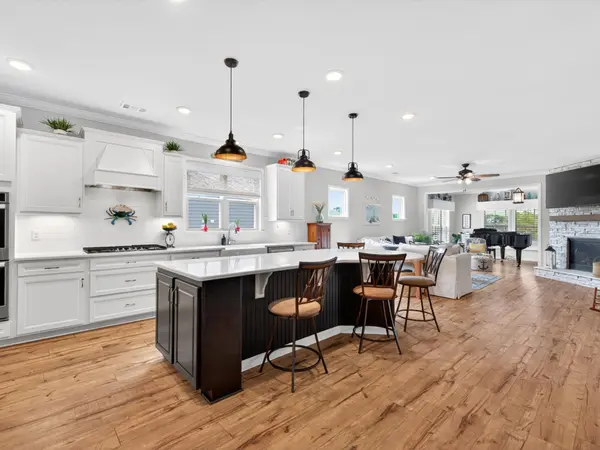1055 Sumner Grv, Spring Hill, TN 37174