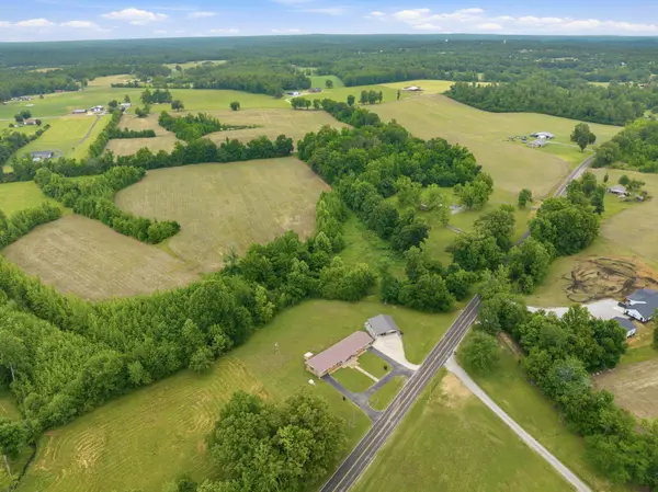 944 Brooksie Thompson Rd, Decaturville, TN 38329