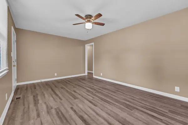 2007 Rosemary Dr, Clarksville, TN 37042