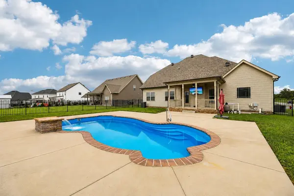 1850 Shield Dr, Clarksville, TN 37043