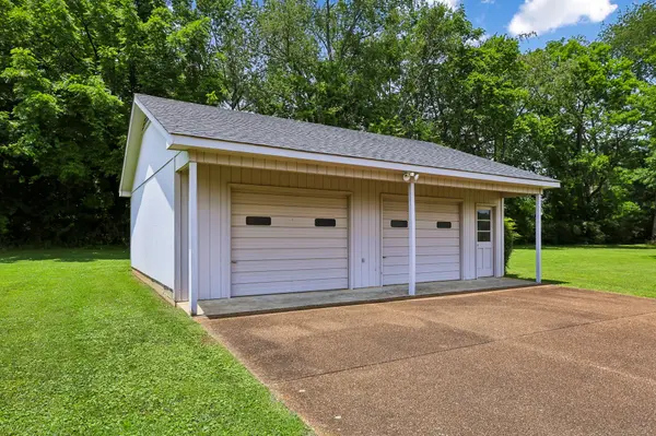 205 Crestview St, Chapel Hill, TN 37034