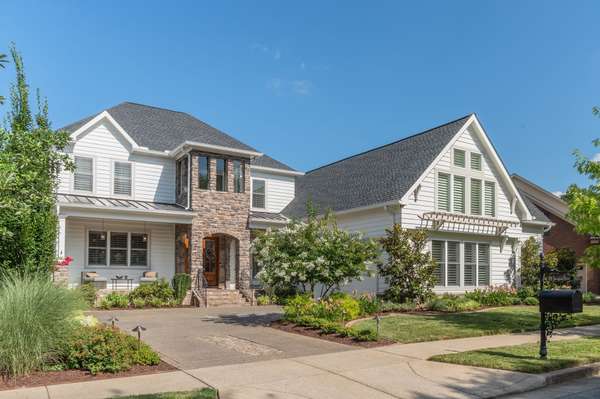 701 Springlake Dr, Franklin, TN 37064