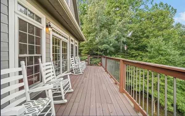 195 Summer Breeze Dr, Smithville, TN 37166