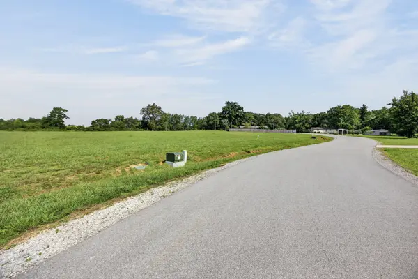 1455 Anna Maria Ln, Cookeville, TN 38501