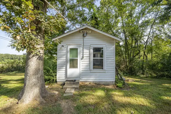 340 OAK ST, Savannah, TN 38372