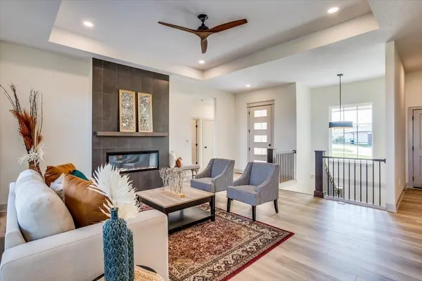 3233 N Pine Grove Cir, Wichita, KS 67205