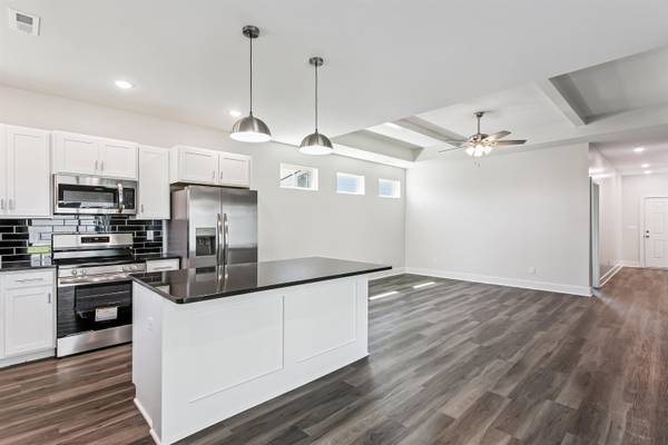 8968 E Forbes Cir, Bel Aire, KS 67226