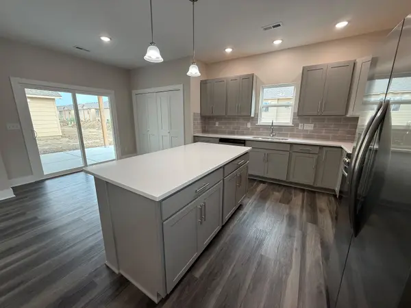 5115 N Toben Ct, Bel Aire, KS 67226