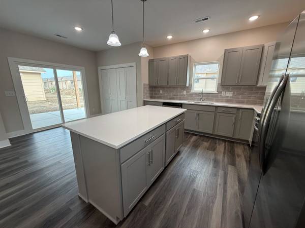 5115 N Toben Ct, Bel Aire, KS 67226