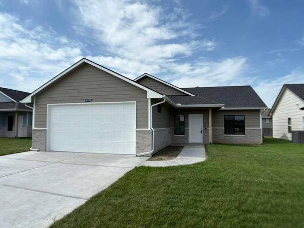 8980 E FORBES CIR, Bel Aire, KS 67226