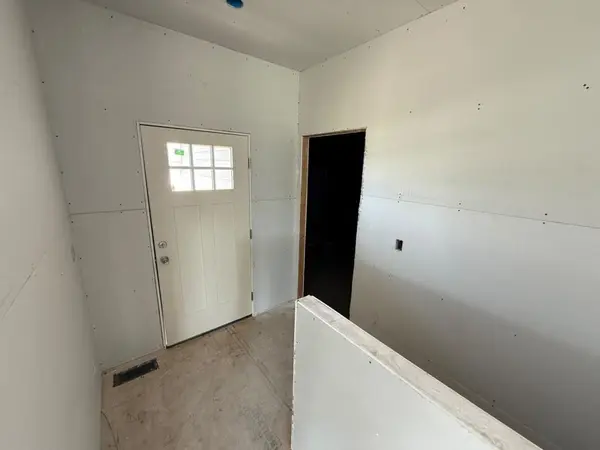 8961 E Joshua St, Bel Aire, KS 67226